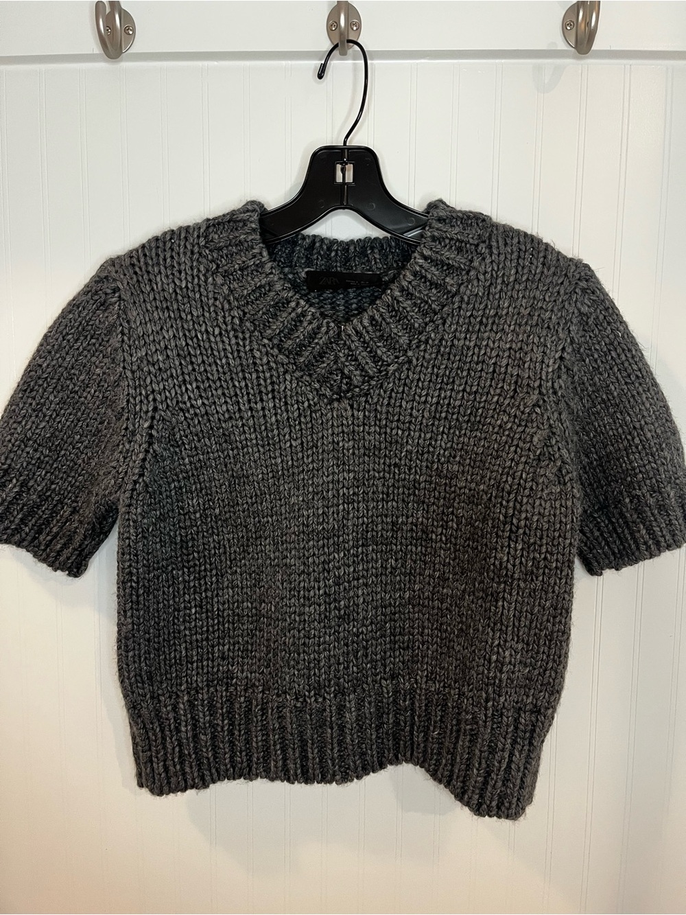 Zara Chunky Short-Sleeve V-Neck Sweater in Charcoal Gray